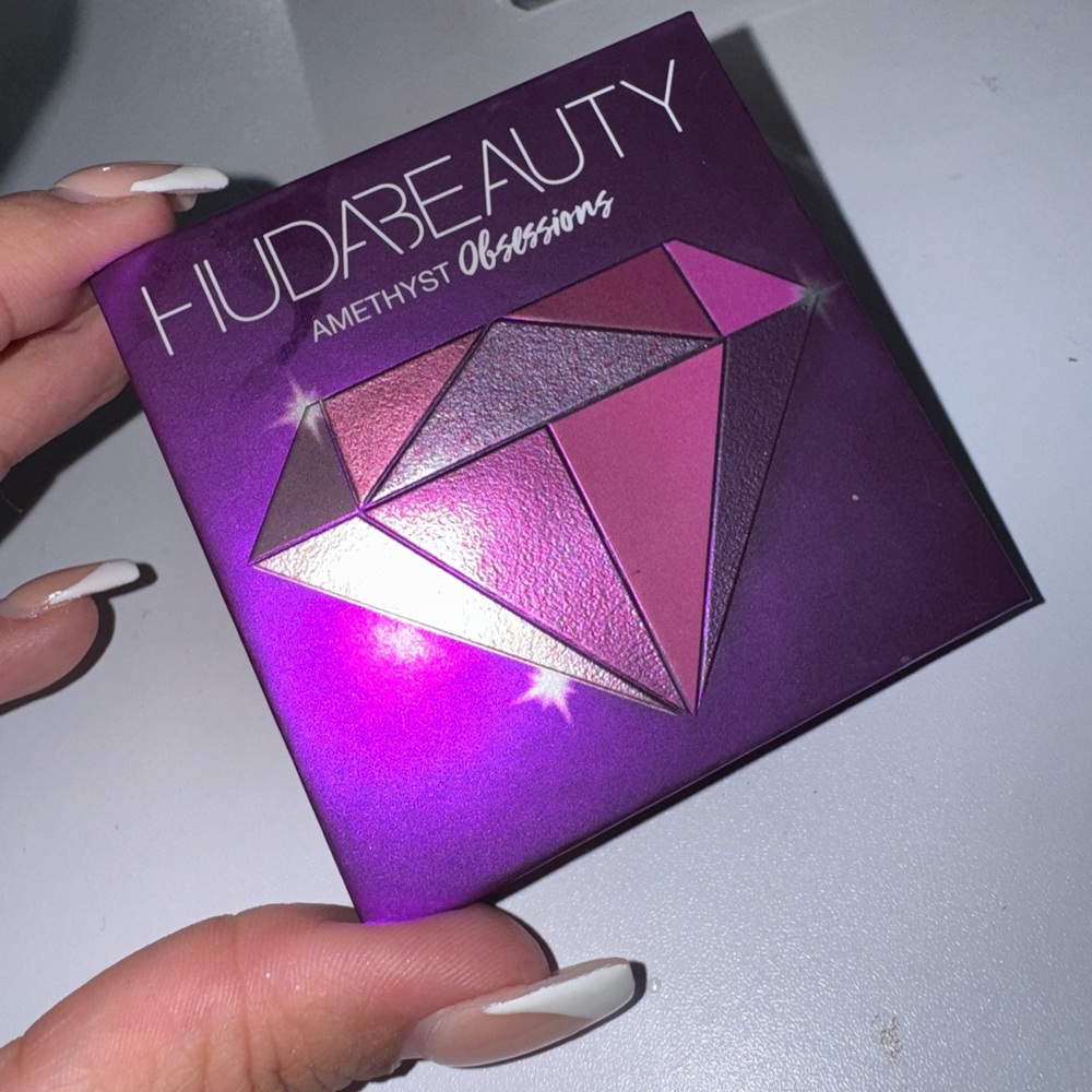 Huda Beauty Amethyst Obsession palette